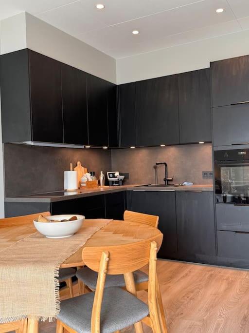 Nice & Cozy Two Bedroom Apartment With A Balcony Akureyri Eksteriør billede
